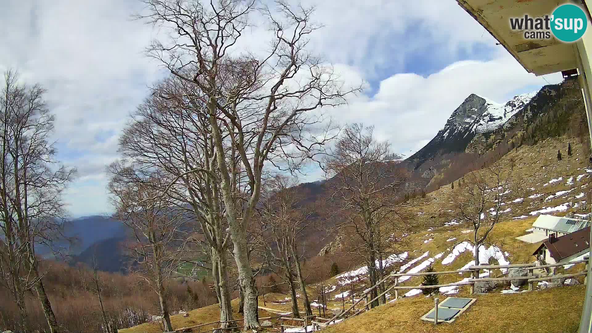 Refuge de la montagne Planina Razor caméra en direct (1315) | vue sur Tolminski Migovec