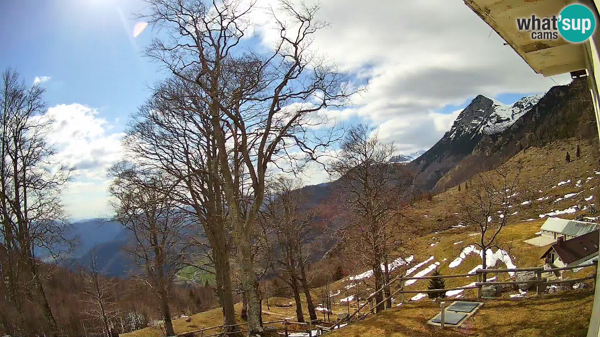 Refuge de la montagne Planina Razor caméra en direct (1315) | vue sur Tolminski Migovec