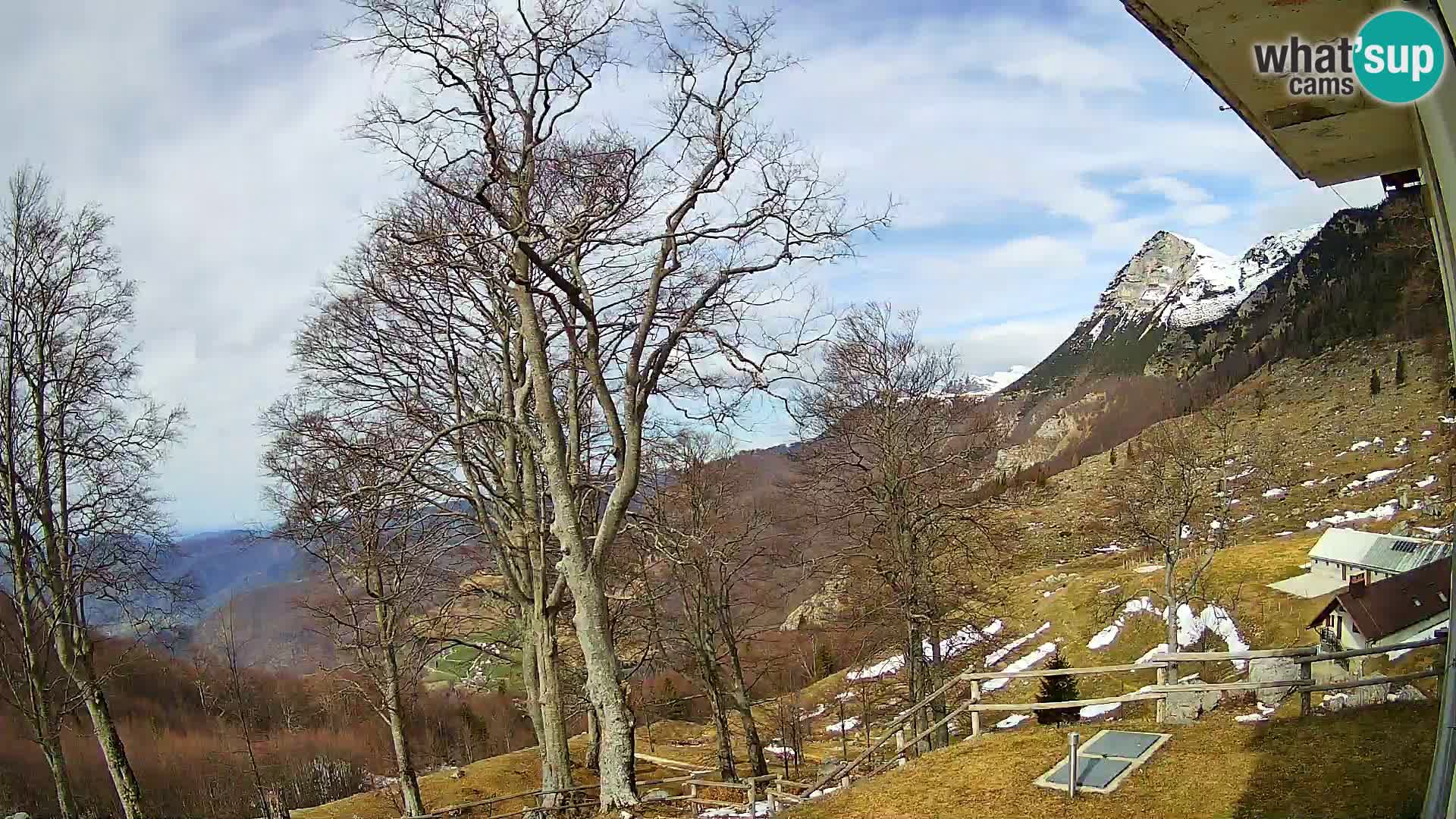 Refuge de la montagne Planina Razor caméra en direct (1315) | vue sur Tolminski Migovec