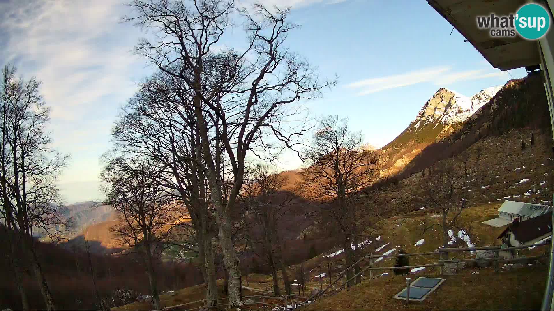 Refuge de la montagne Planina Razor caméra en direct (1315) | vue sur Tolminski Migovec