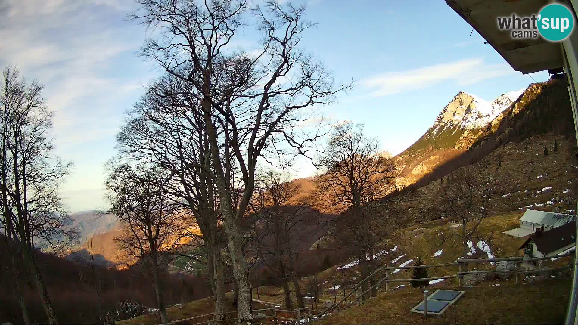 Refuge de la montagne Planina Razor caméra en direct (1315) | vue sur Tolminski Migovec