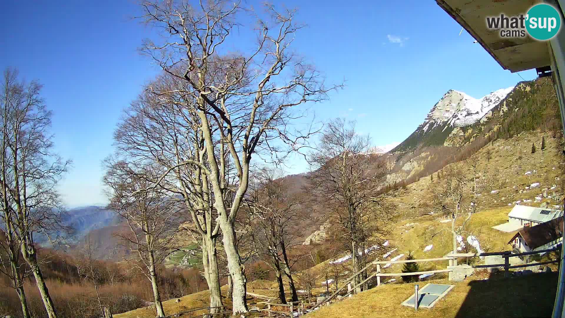 Refuge de la montagne Planina Razor caméra en direct (1315) | vue sur Tolminski Migovec