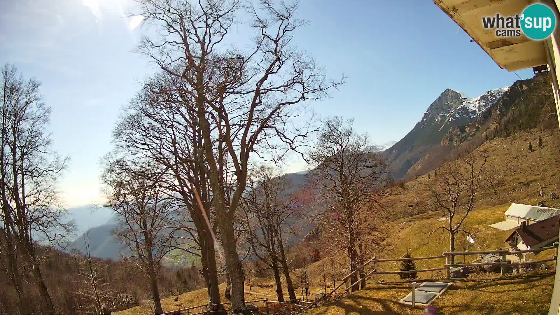 Planina Razor Bergütte Webcam (1315) | Blick auf Tolminski Migovec
