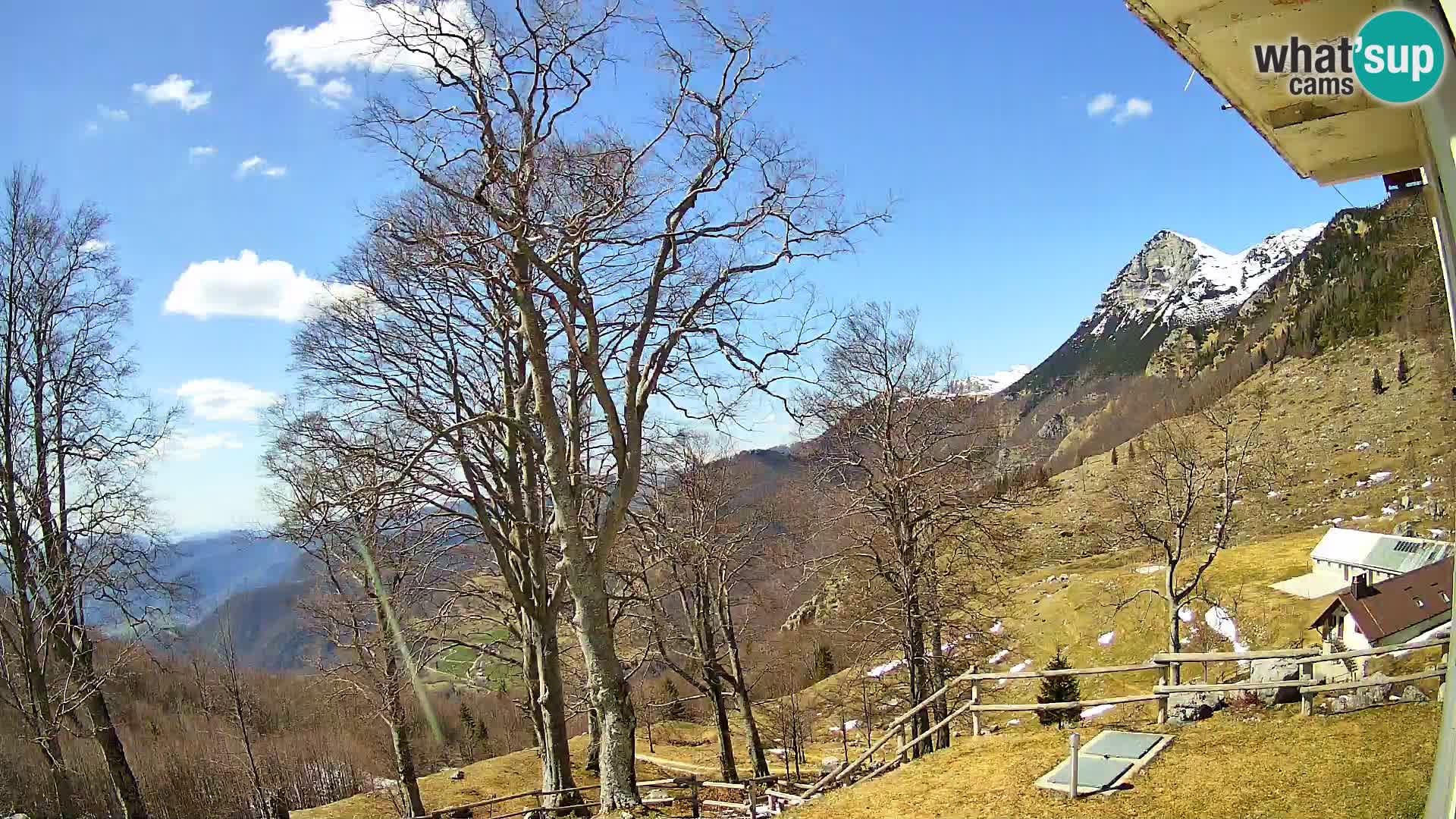 Planina Razor Mountain Hut live cam (1315) | view to Tolminski Migovec