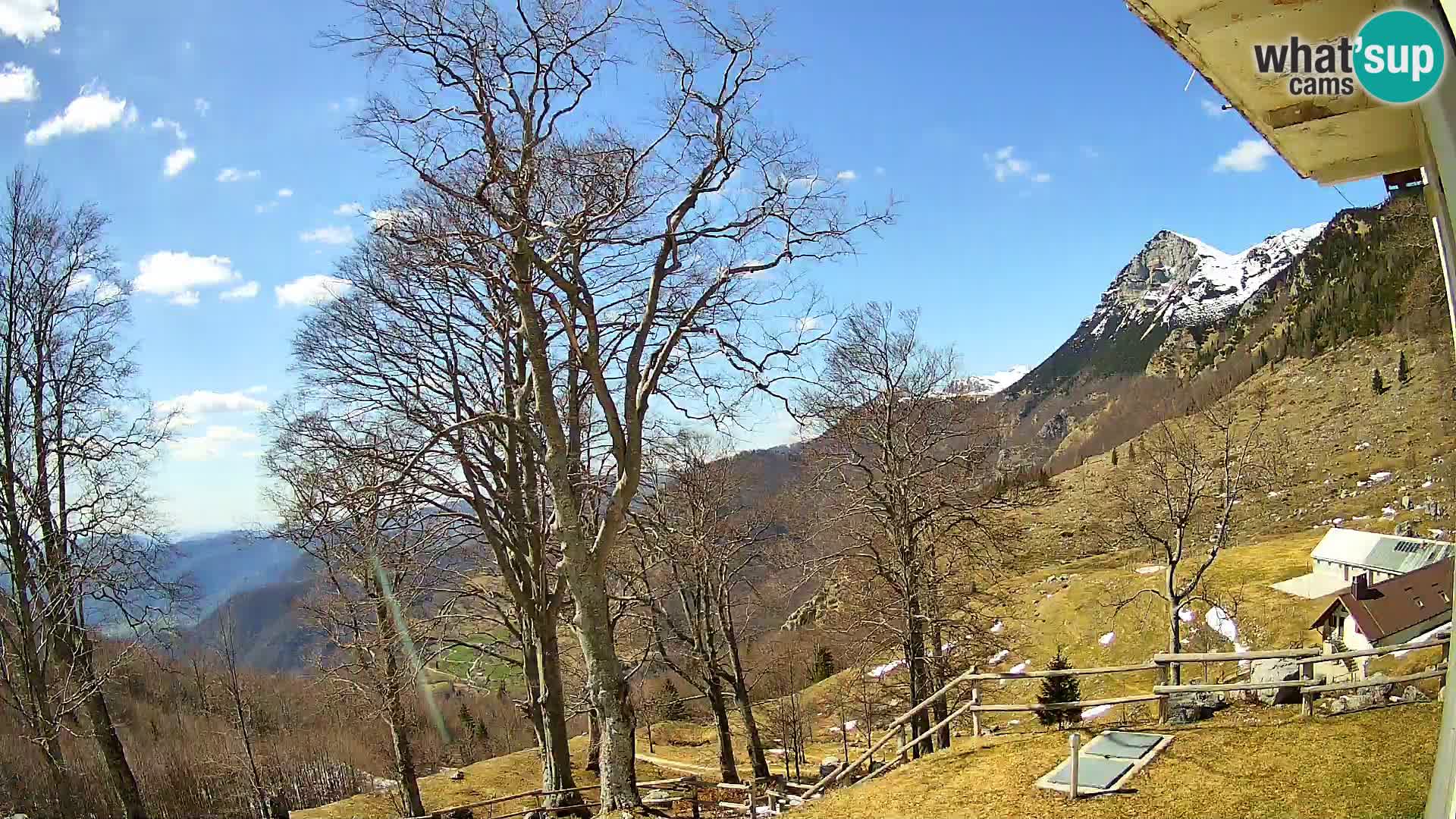 Planina Razor Bergütte Webcam (1315) | Blick auf Tolminski Migovec