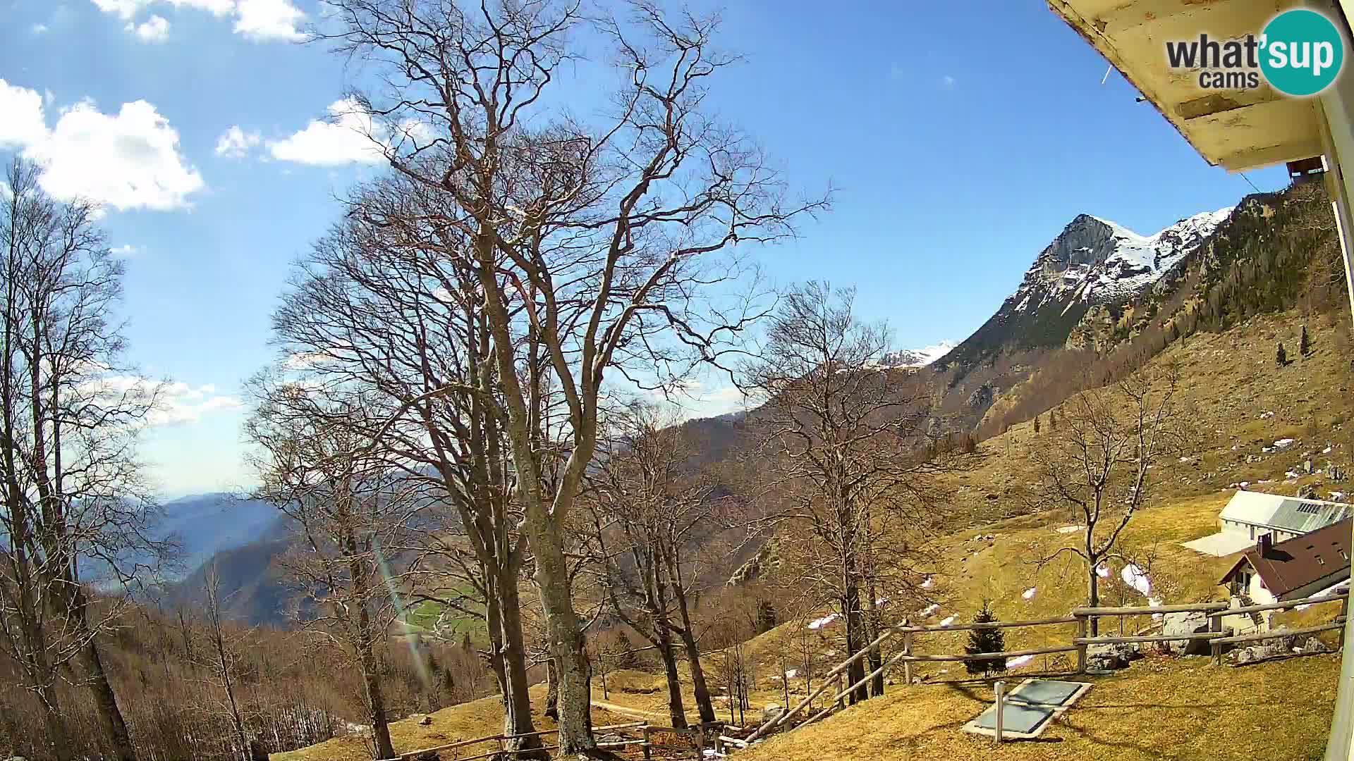 Planinarski dom na planini Razor (1315) | Pogled na Tolminski Migovec