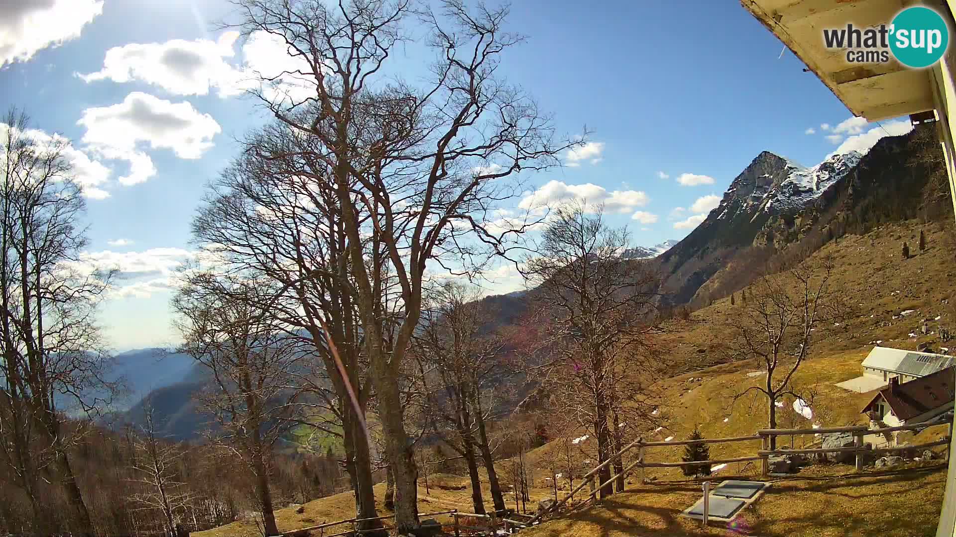 Planina Razor Bergütte Webcam (1315) | Blick auf Tolminski Migovec