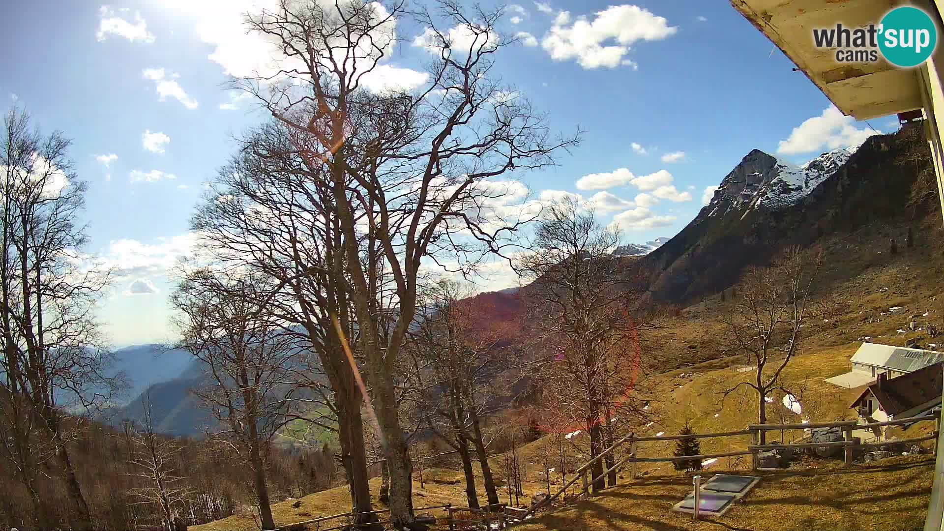 Planinarski dom na planini Razor (1315) | Pogled na Tolminski Migovec