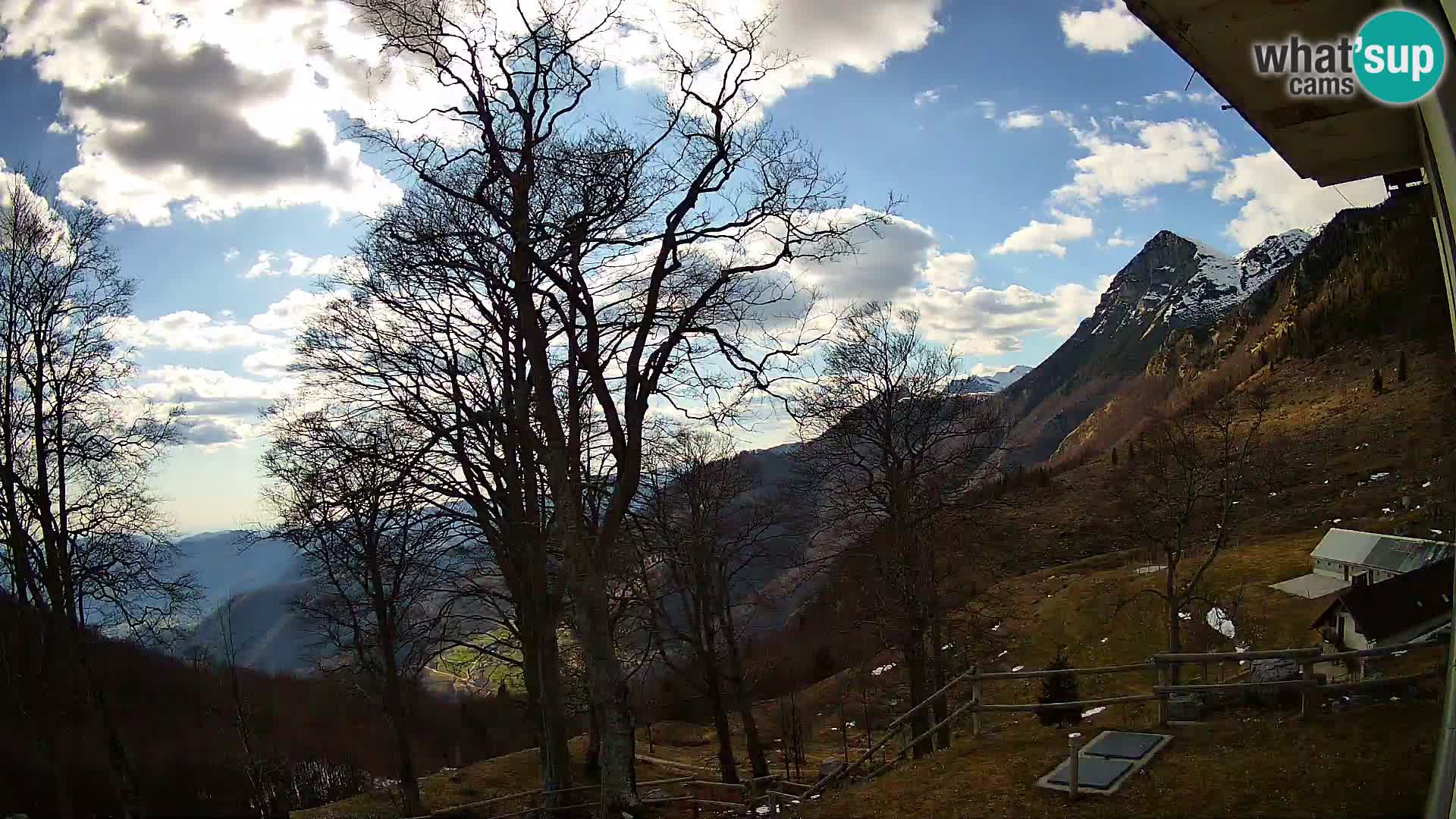 Refuge de la montagne Planina Razor caméra en direct (1315) | vue sur Tolminski Migovec