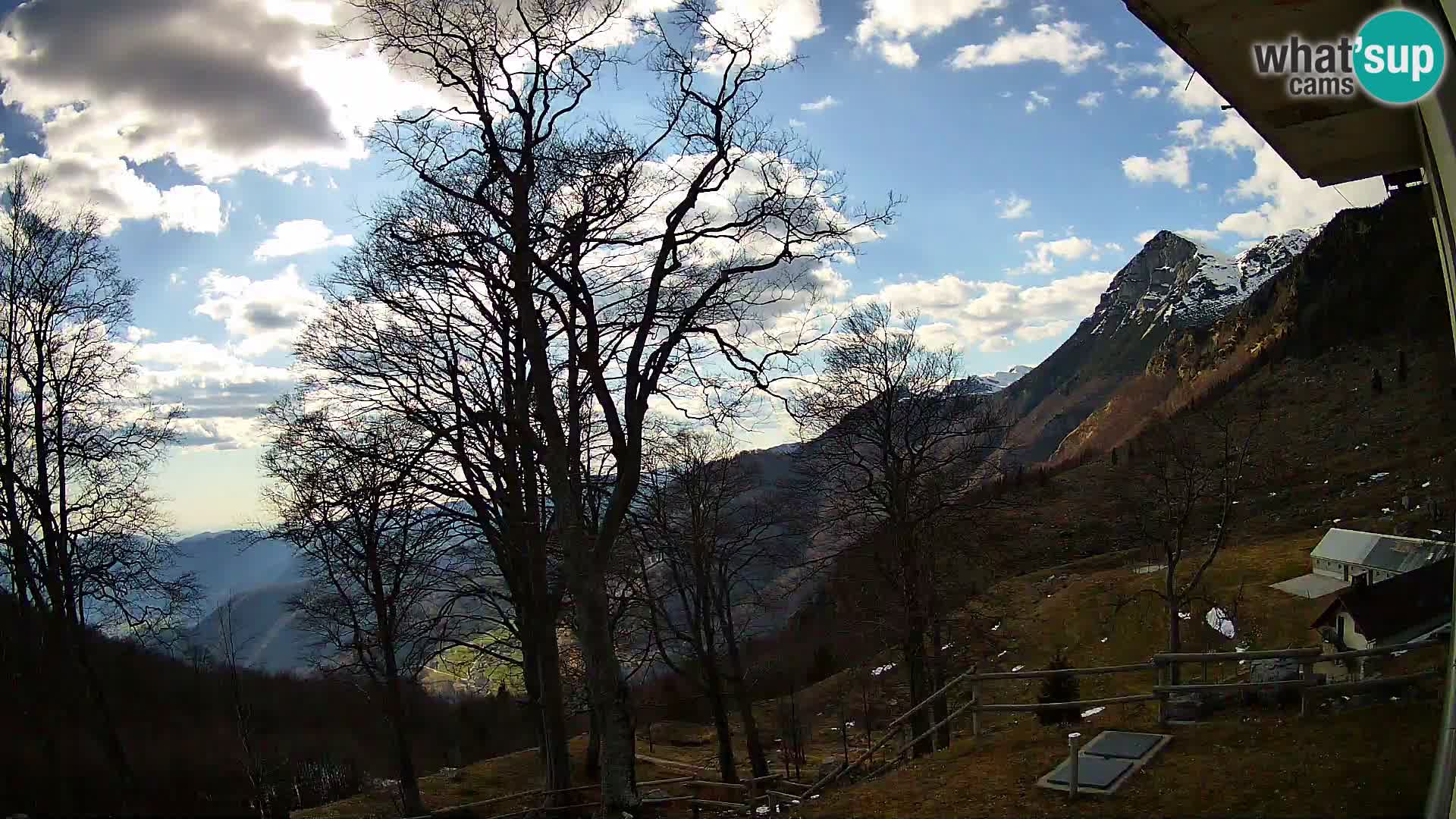 Planina Razor Bergütte Webcam (1315) | Blick auf Tolminski Migovec