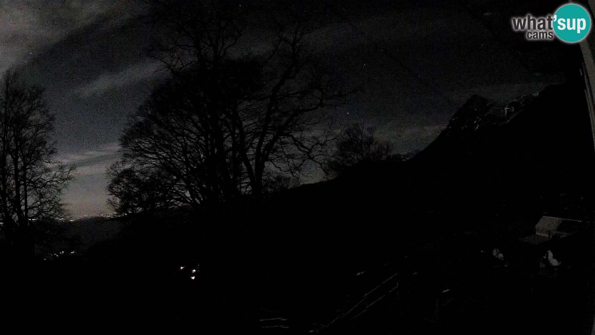 Planina Razor Mountain Hut live cam (1315) | view to Tolminski Migovec