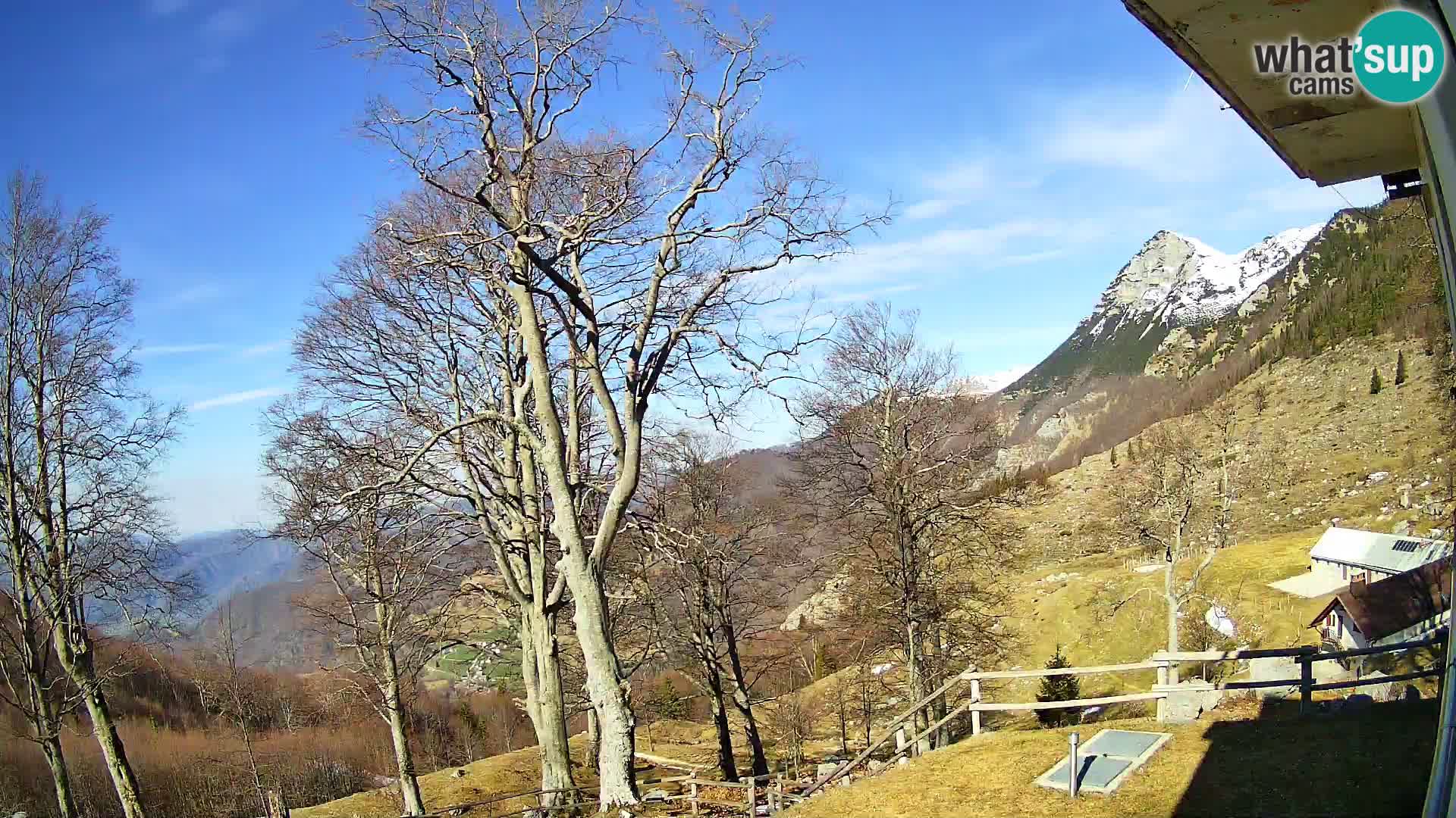 Refuge de la montagne Planina Razor caméra en direct (1315) | vue sur Tolminski Migovec