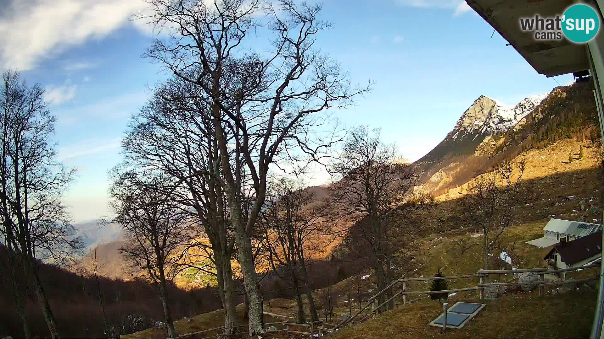 Refuge de la montagne Planina Razor caméra en direct (1315) | vue sur Tolminski Migovec
