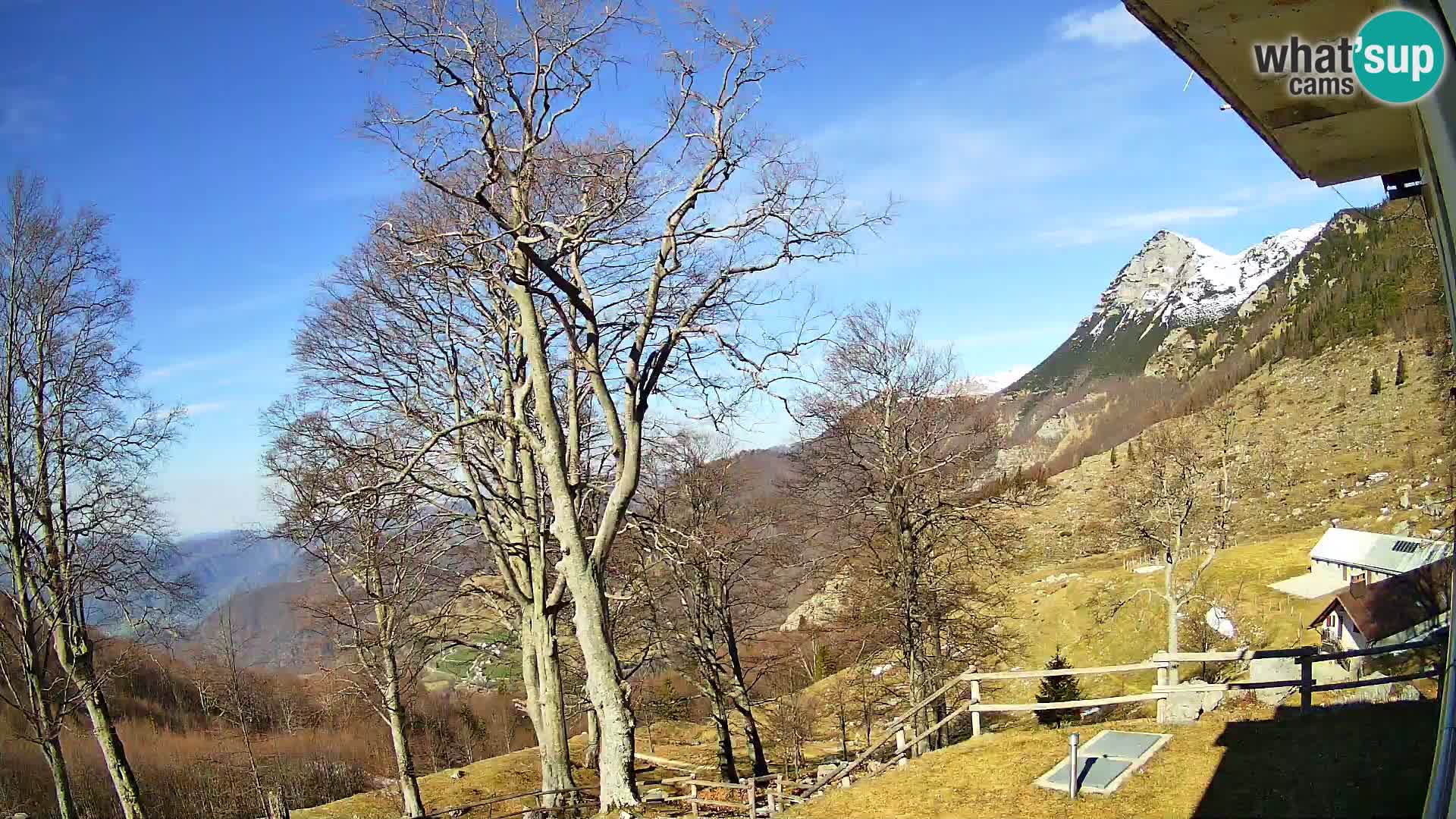 Refuge de la montagne Planina Razor caméra en direct (1315) | vue sur Tolminski Migovec