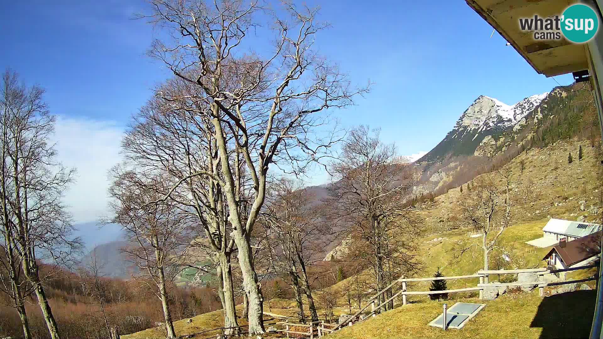 Refuge de la montagne Planina Razor caméra en direct (1315) | vue sur Tolminski Migovec