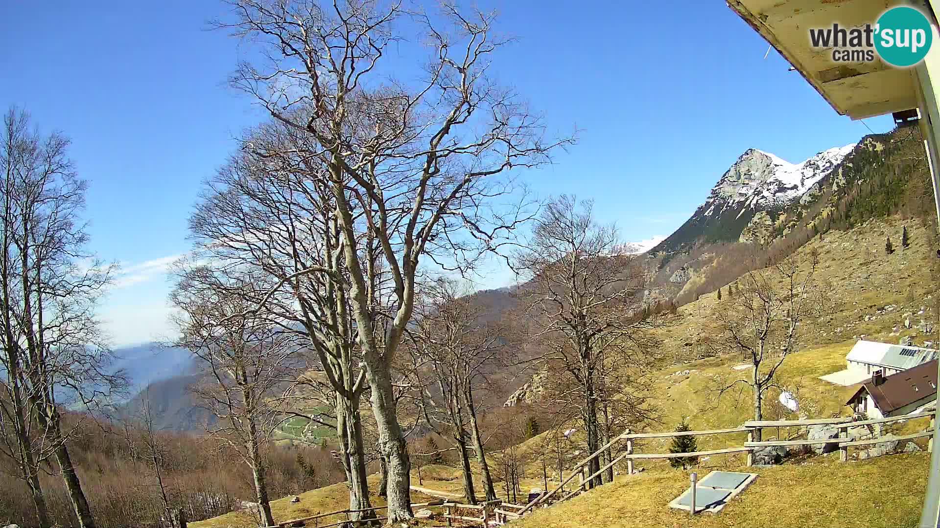 Refuge de la montagne Planina Razor caméra en direct (1315) | vue sur Tolminski Migovec
