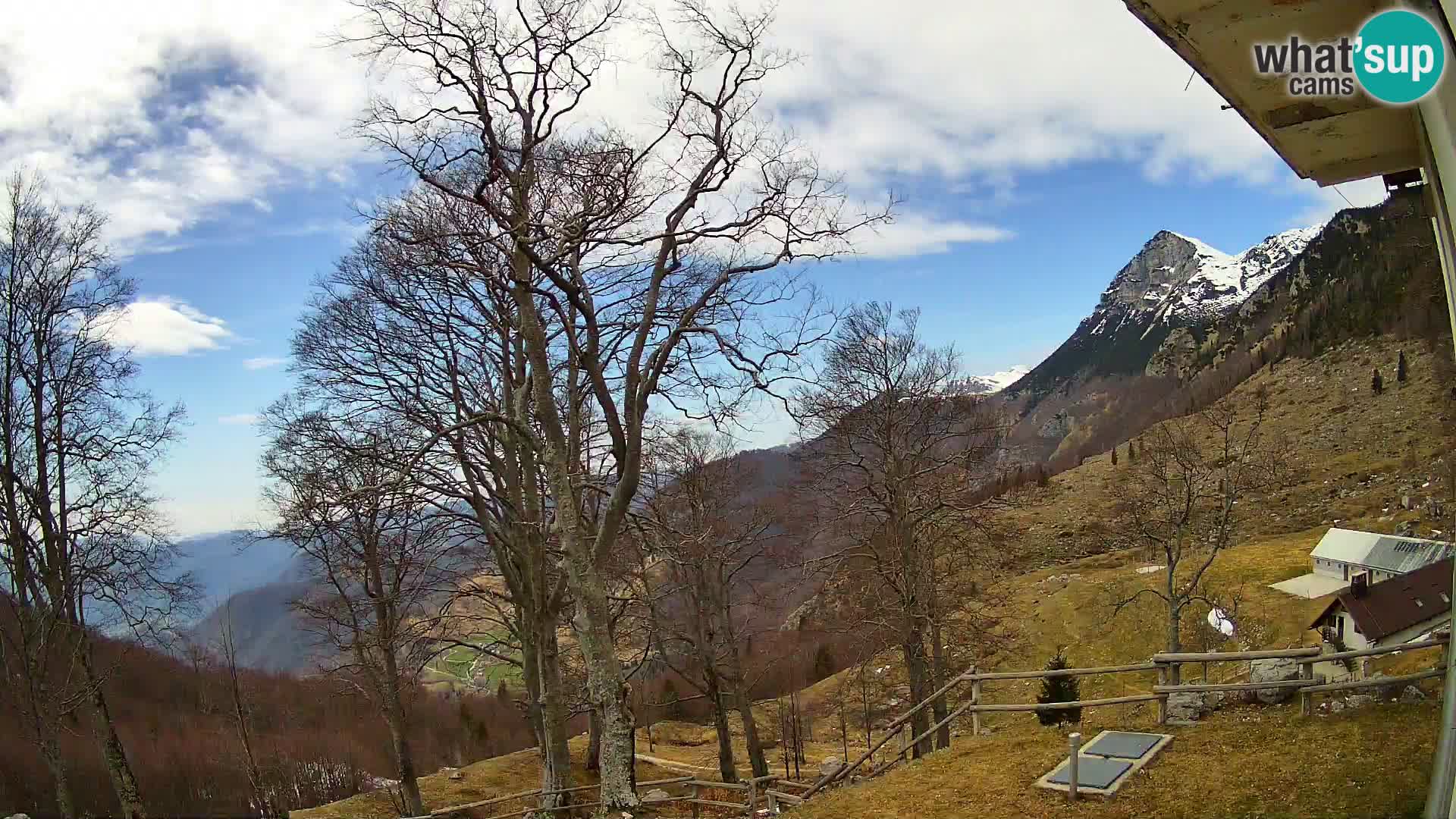 Planinarski dom na planini Razor (1315) | Pogled na Tolminski Migovec