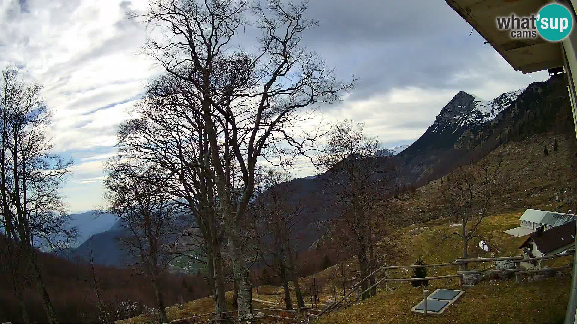 Refuge de la montagne Planina Razor caméra en direct (1315) | vue sur Tolminski Migovec