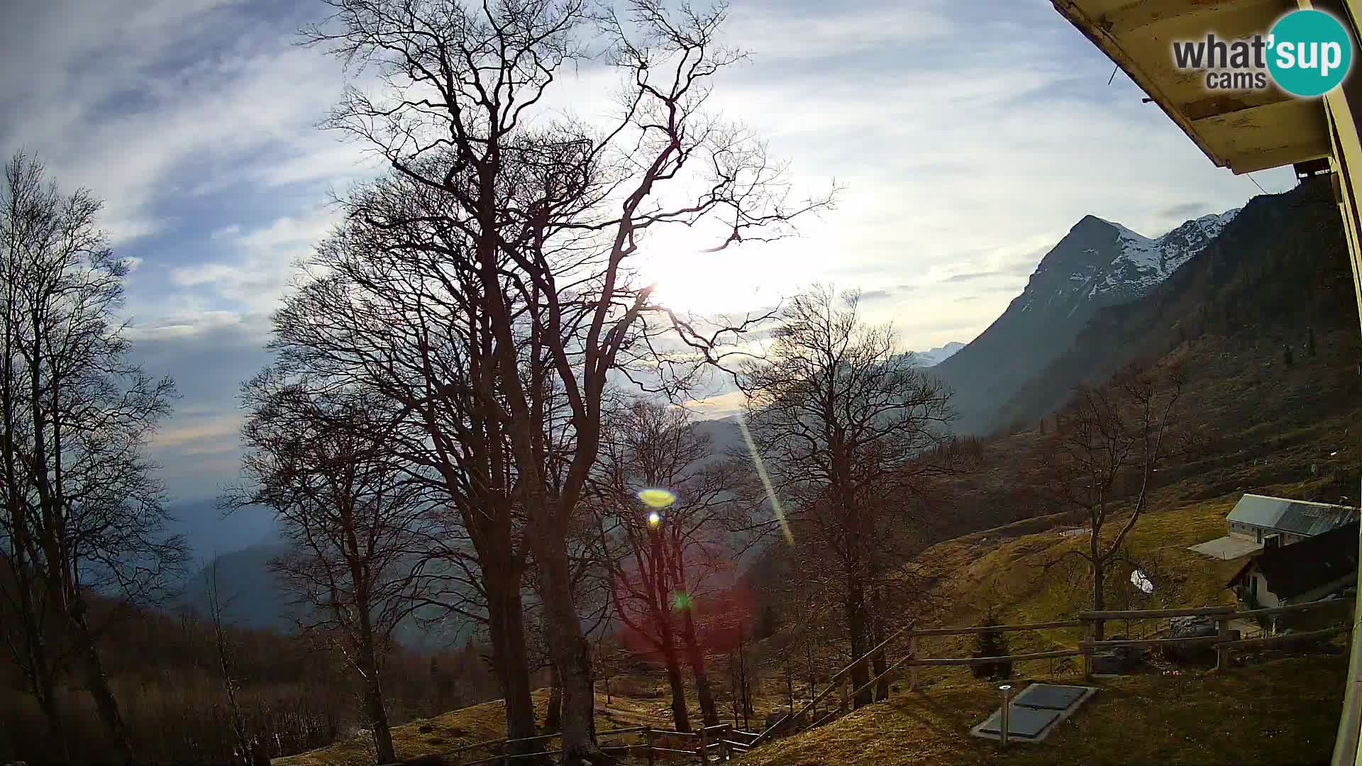 Refuge de la montagne Planina Razor caméra en direct (1315) | vue sur Tolminski Migovec