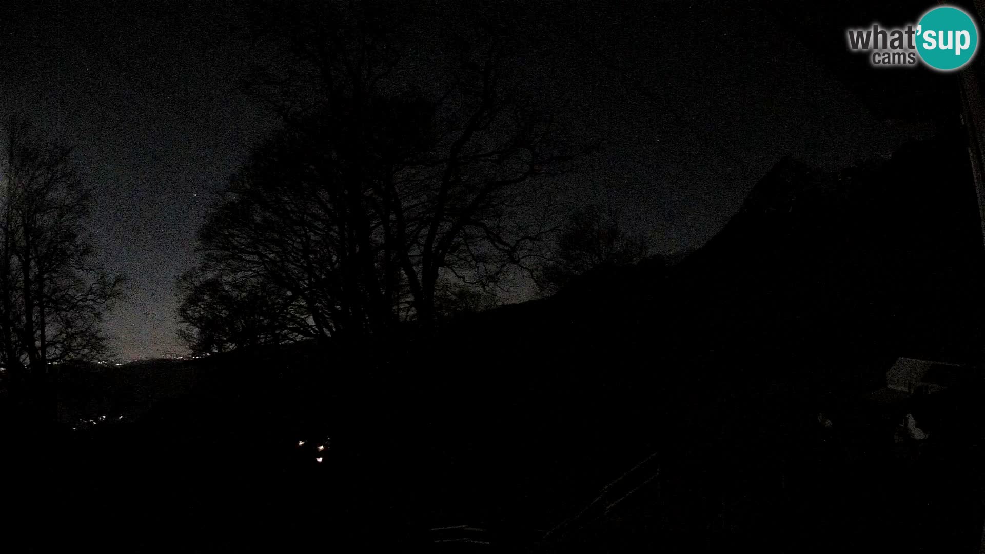 Planina Razor Bergütte Webcam (1315) | Blick auf Tolminski Migovec