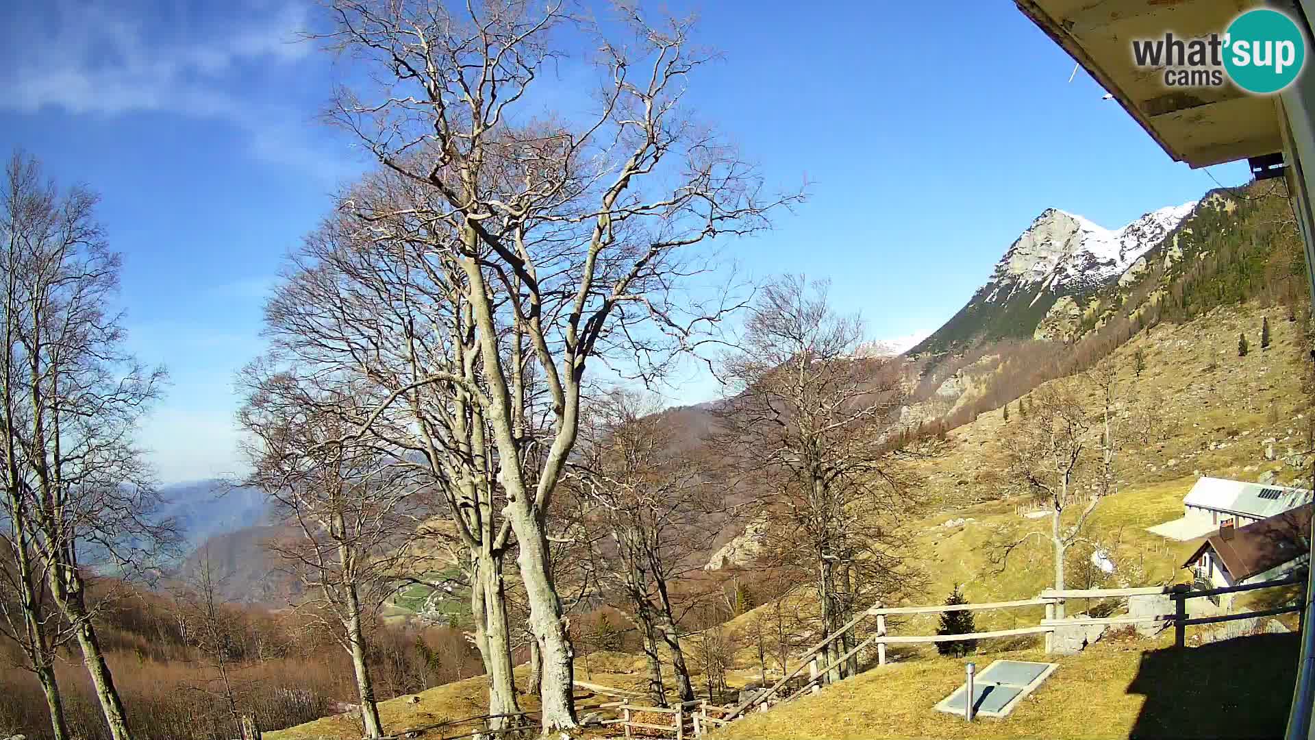 Refuge de la montagne Planina Razor caméra en direct (1315) | vue sur Tolminski Migovec