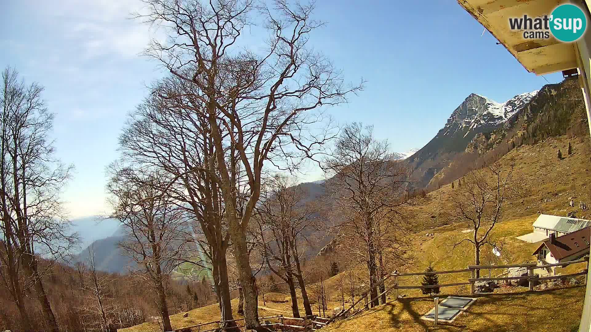 Planina Razor Bergütte Webcam (1315) | Blick auf Tolminski Migovec