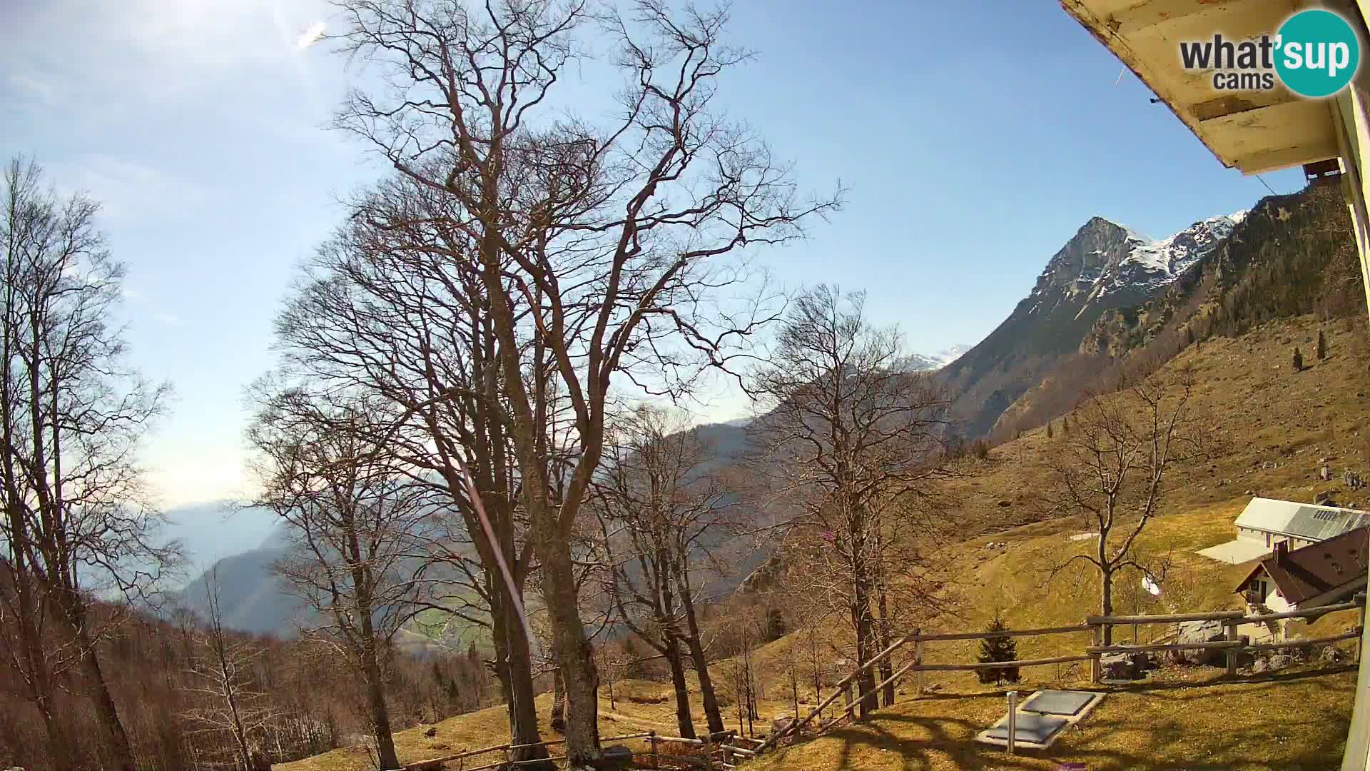 Planina Razor Bergütte Webcam (1315) | Blick auf Tolminski Migovec