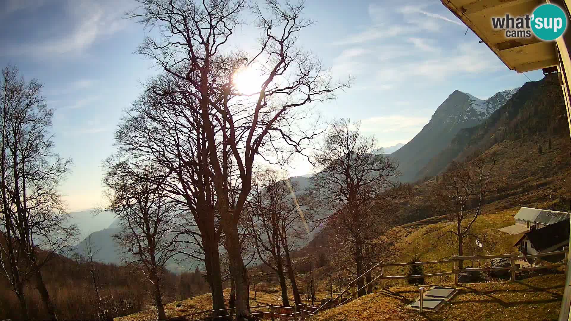 Planina Razor Mountain Hut live cam (1315) | view to Tolminski Migovec