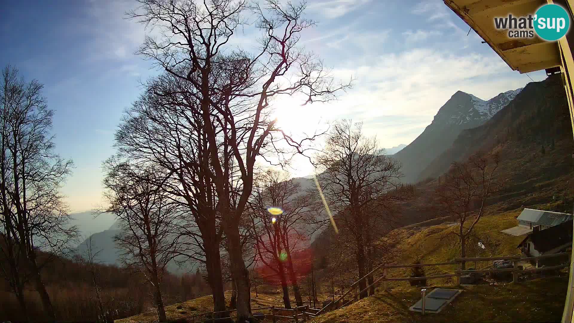 Planina Razor Mountain Hut live cam (1315) | view to Tolminski Migovec