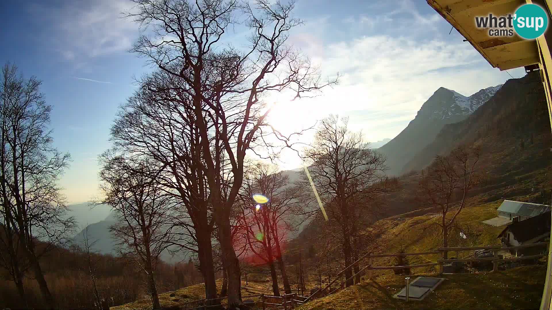 Planina Razor Mountain Hut live cam (1315) | view to Tolminski Migovec