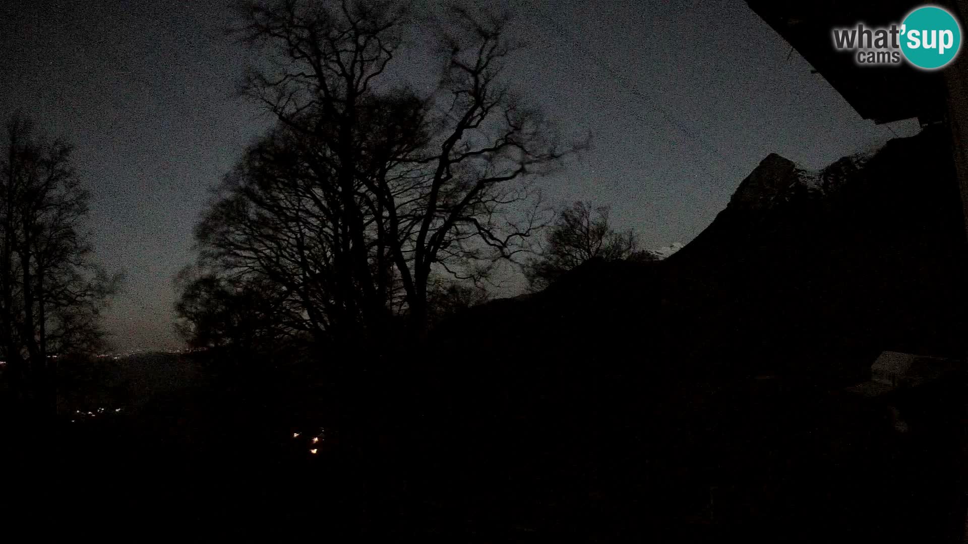 Planinarski dom na planini Razor (1315) | Pogled na Tolminski Migovec