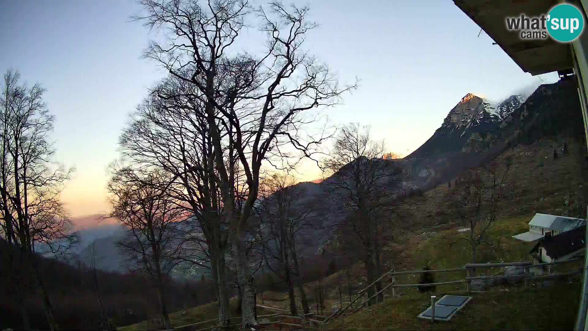 Refuge de la montagne Planina Razor caméra en direct (1315) | vue sur Tolminski Migovec