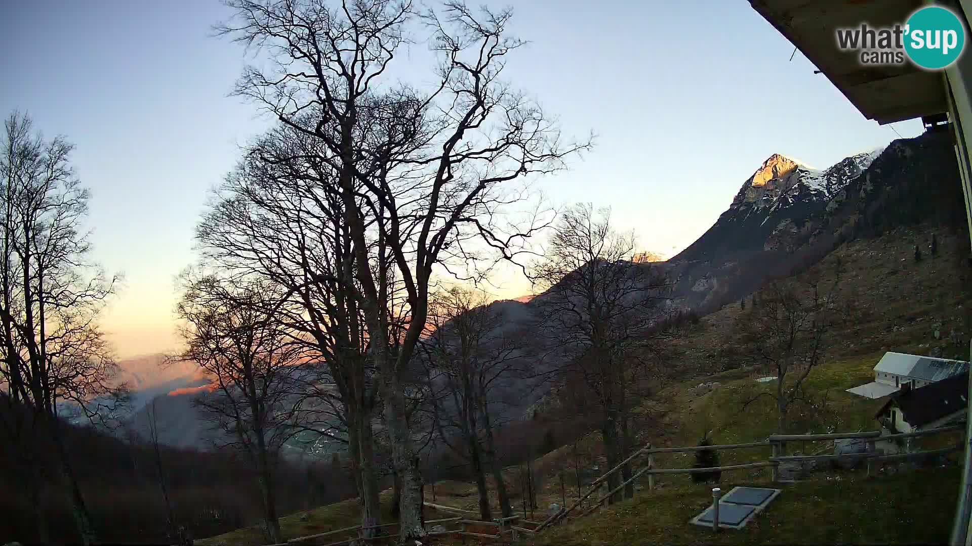 Refuge de la montagne Planina Razor caméra en direct (1315) | vue sur Tolminski Migovec