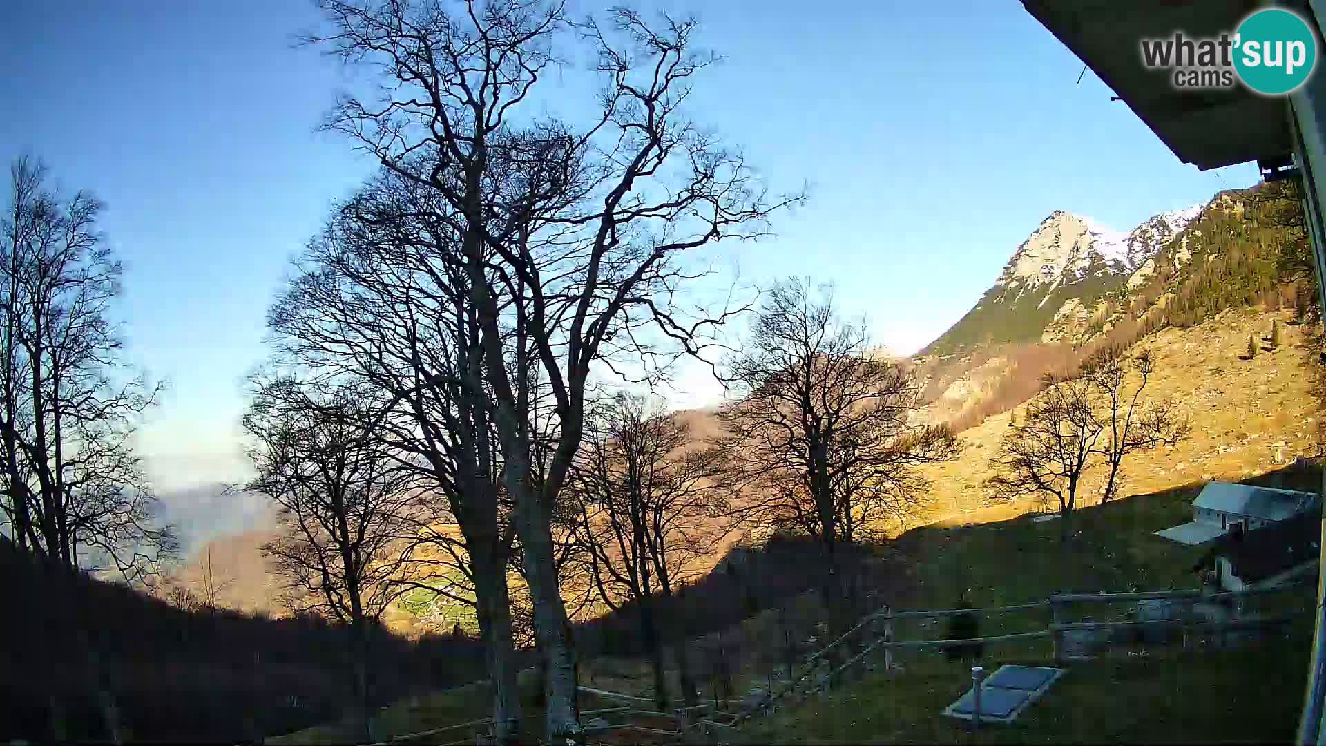 Refuge de la montagne Planina Razor caméra en direct (1315) | vue sur Tolminski Migovec