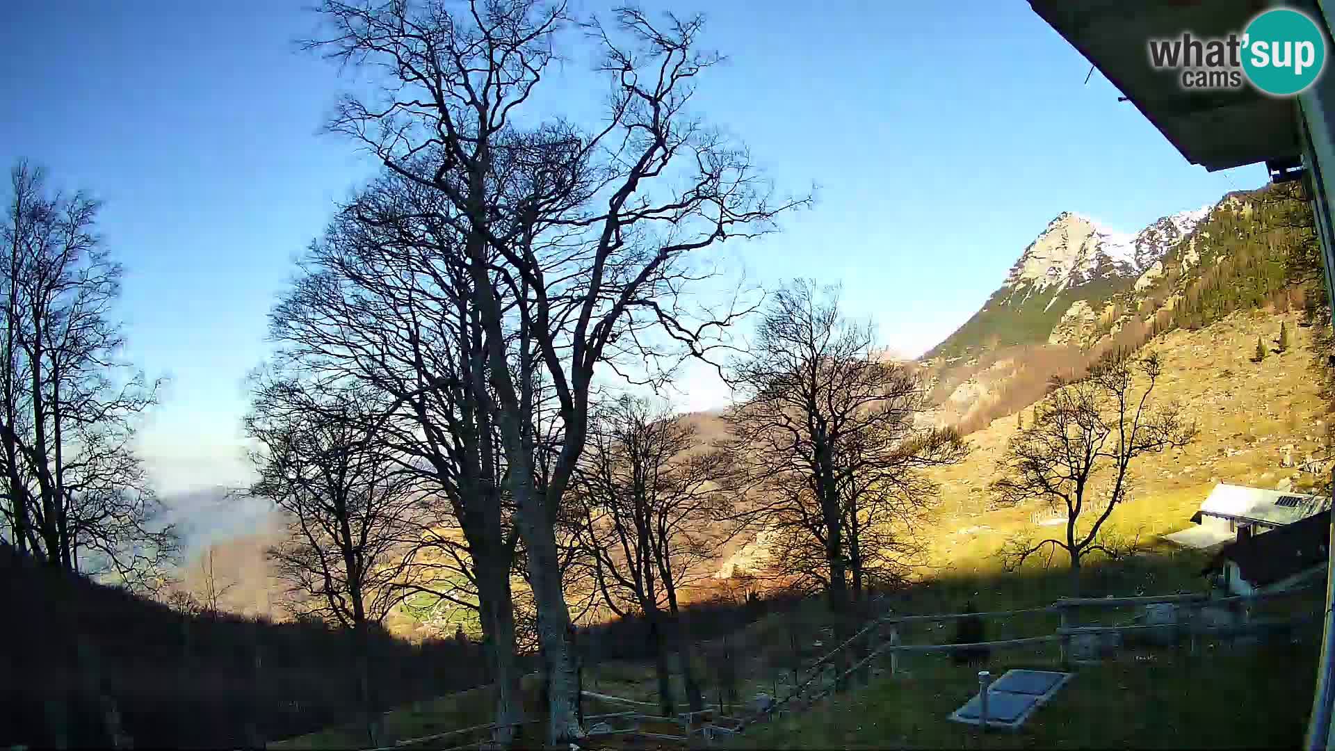 Planinarski dom na planini Razor (1315) | Pogled na Tolminski Migovec