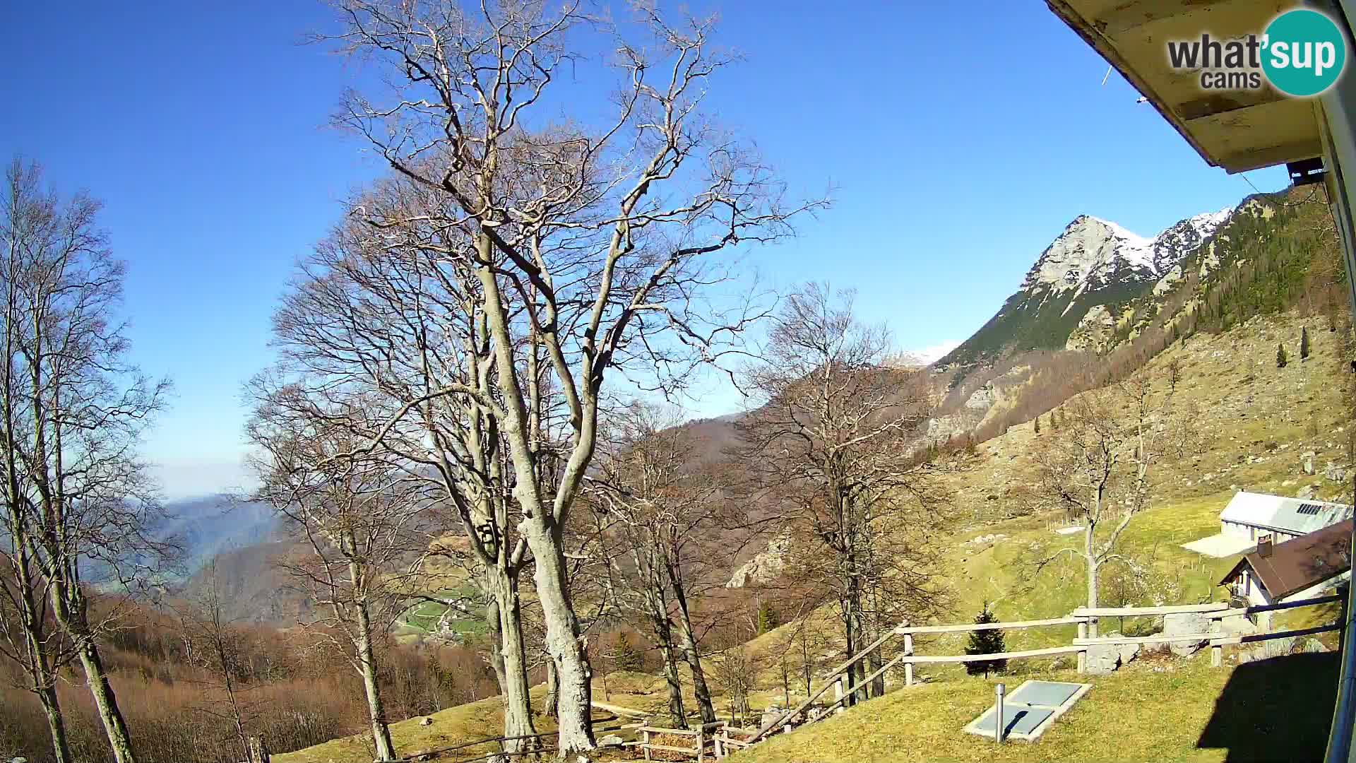 Refuge de la montagne Planina Razor caméra en direct (1315) | vue sur Tolminski Migovec