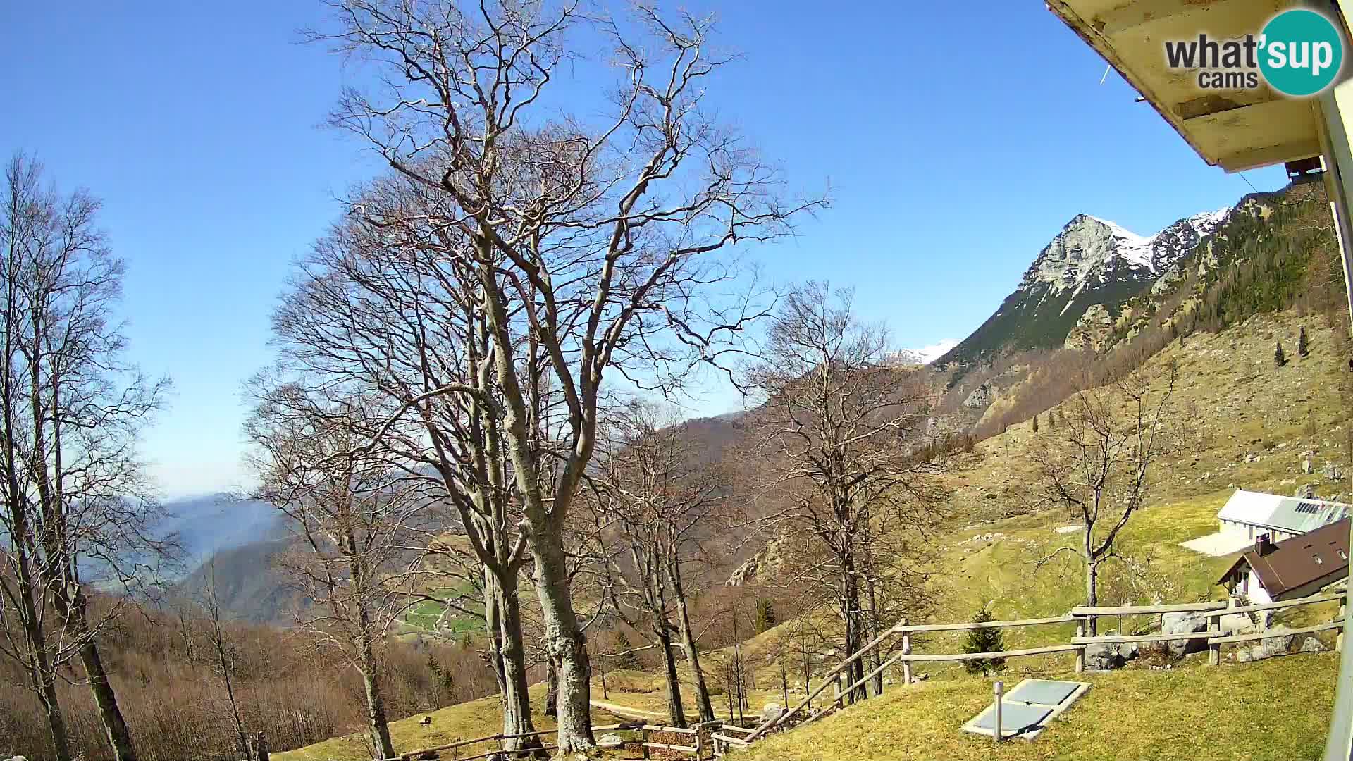 Refuge de la montagne Planina Razor caméra en direct (1315) | vue sur Tolminski Migovec