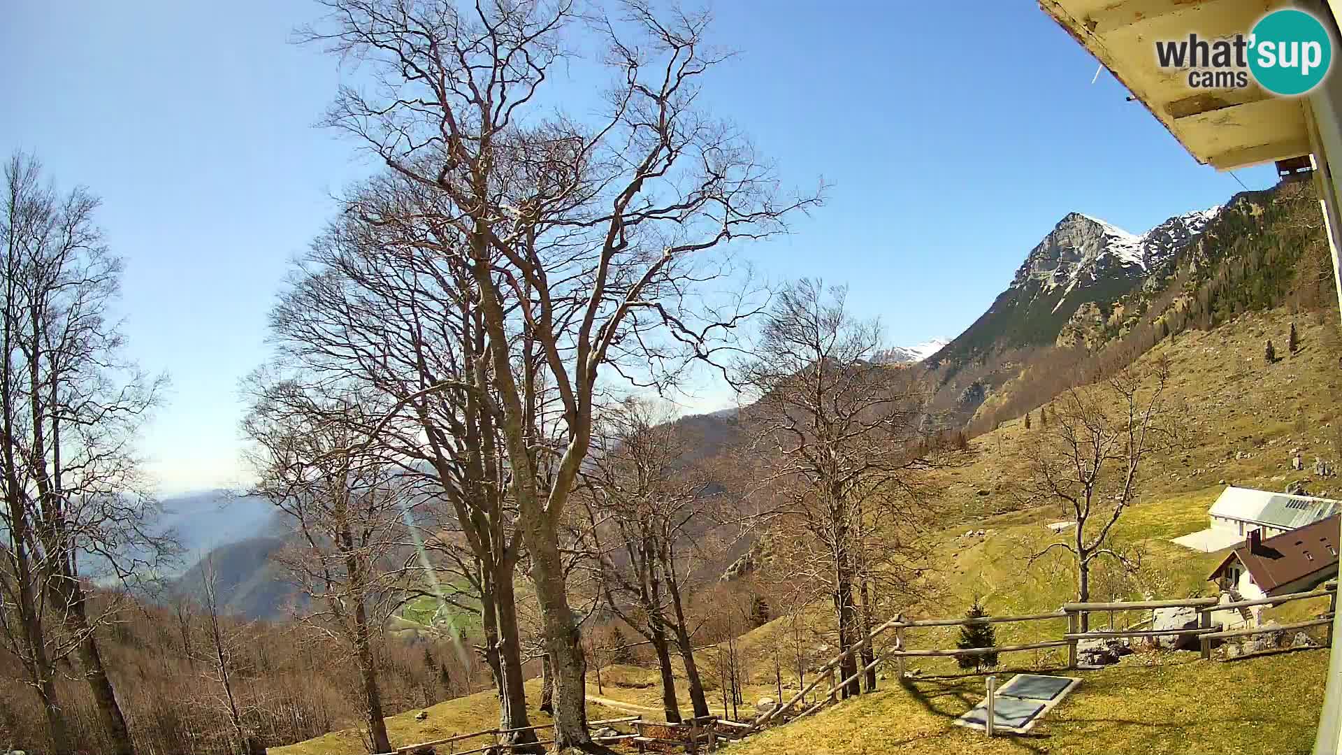Refuge de la montagne Planina Razor caméra en direct (1315) | vue sur Tolminski Migovec