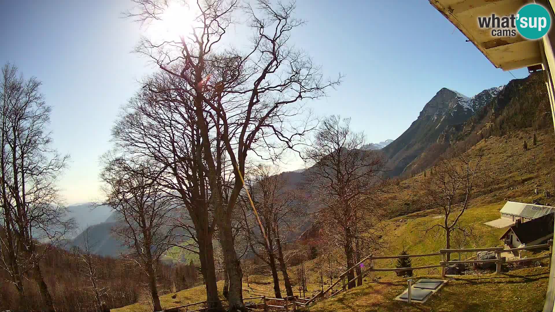 Planina Razor Mountain Hut live cam (1315) | view to Tolminski Migovec