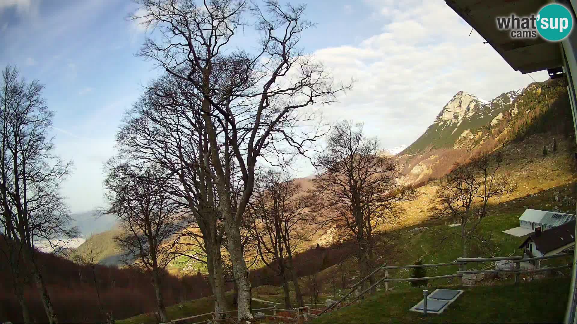 Planina Razor Mountain Hut live cam (1315) | view to Tolminski Migovec