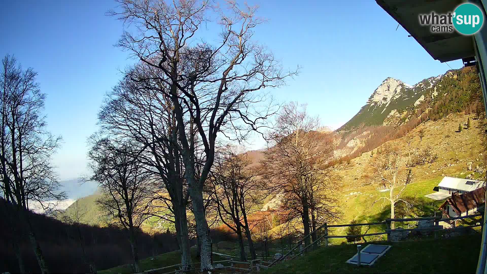 Refuge de la montagne Planina Razor caméra en direct (1315) | vue sur Tolminski Migovec