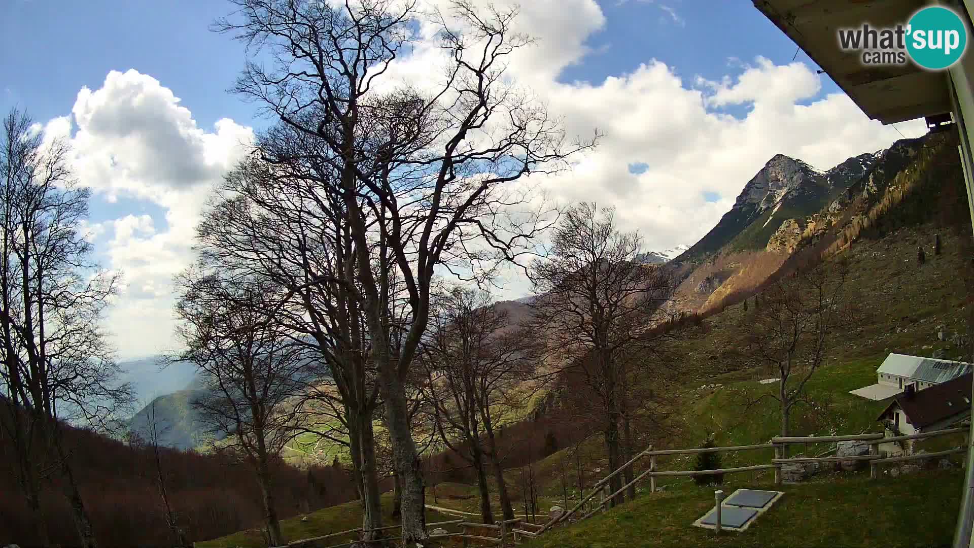 Planina Razor Bergütte Webcam (1315) | Blick auf Tolminski Migovec