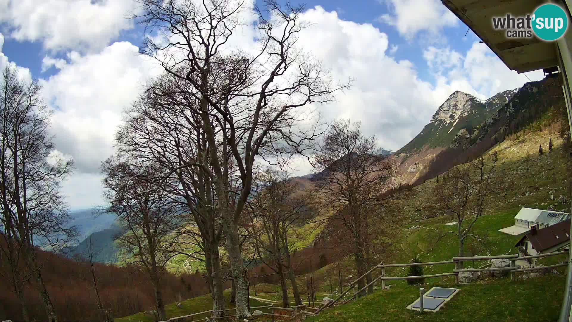 Planina Razor Bergütte Webcam (1315) | Blick auf Tolminski Migovec