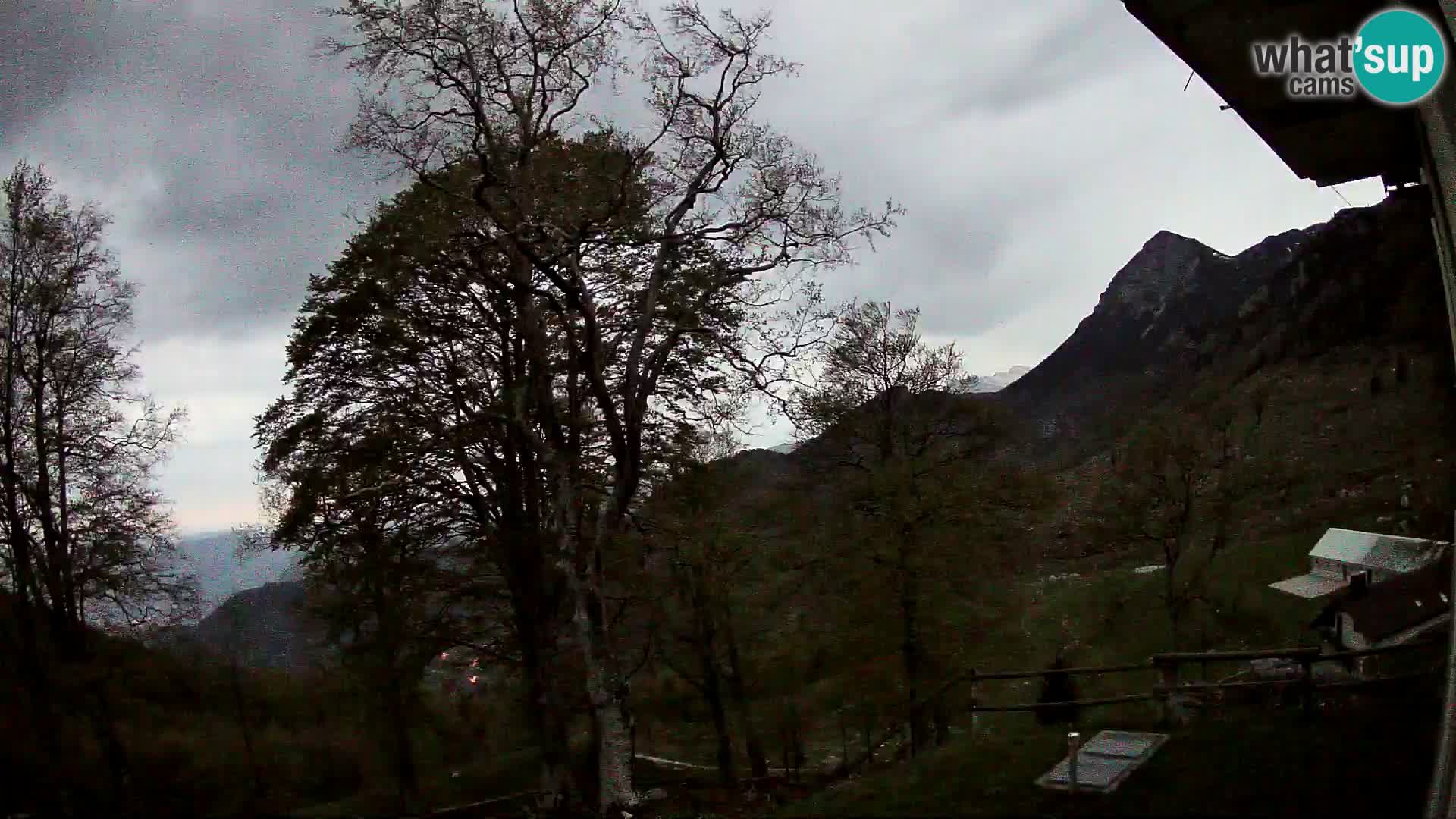 Planinarski dom na planini Razor (1315) | Pogled na Tolminski Migovec