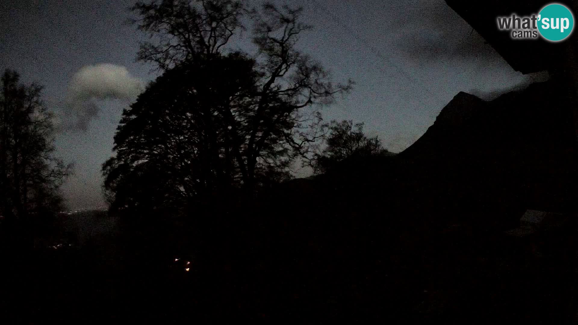 Planina Razor Mountain Hut live cam (1315) | view to Tolminski Migovec