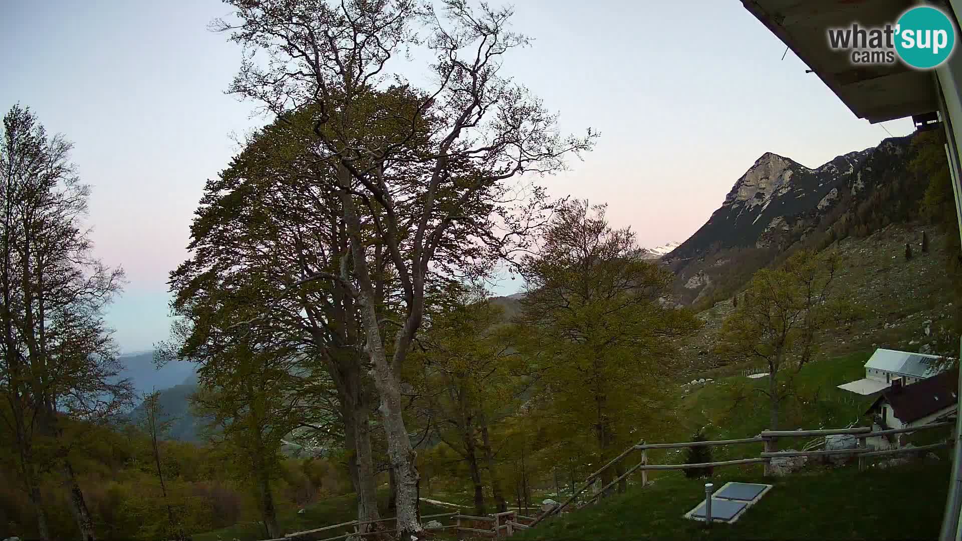 Refuge de la montagne Planina Razor caméra en direct (1315) | vue sur Tolminski Migovec