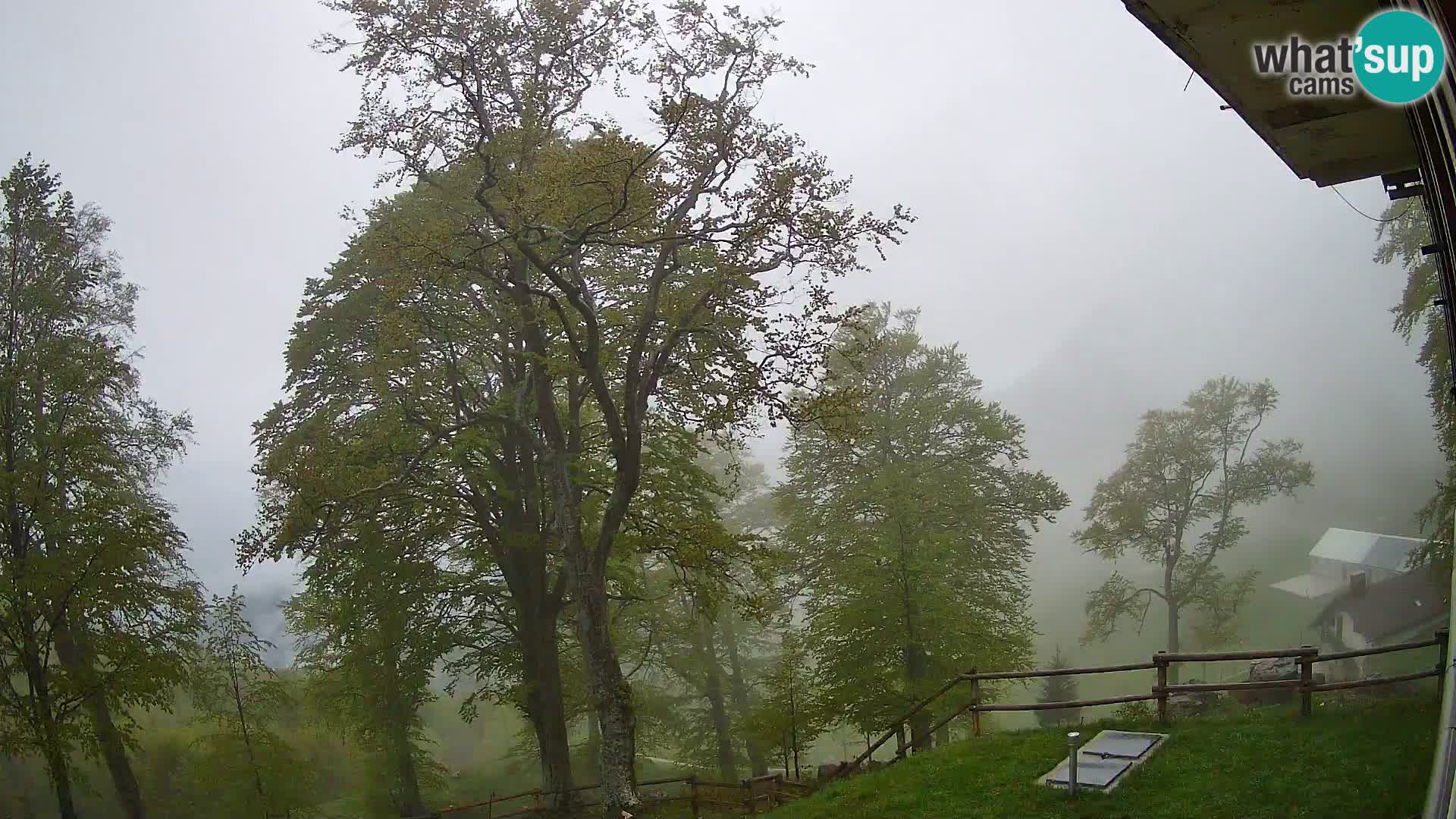 Planina Razor Mountain Hut live cam (1315) | view to Tolminski Migovec