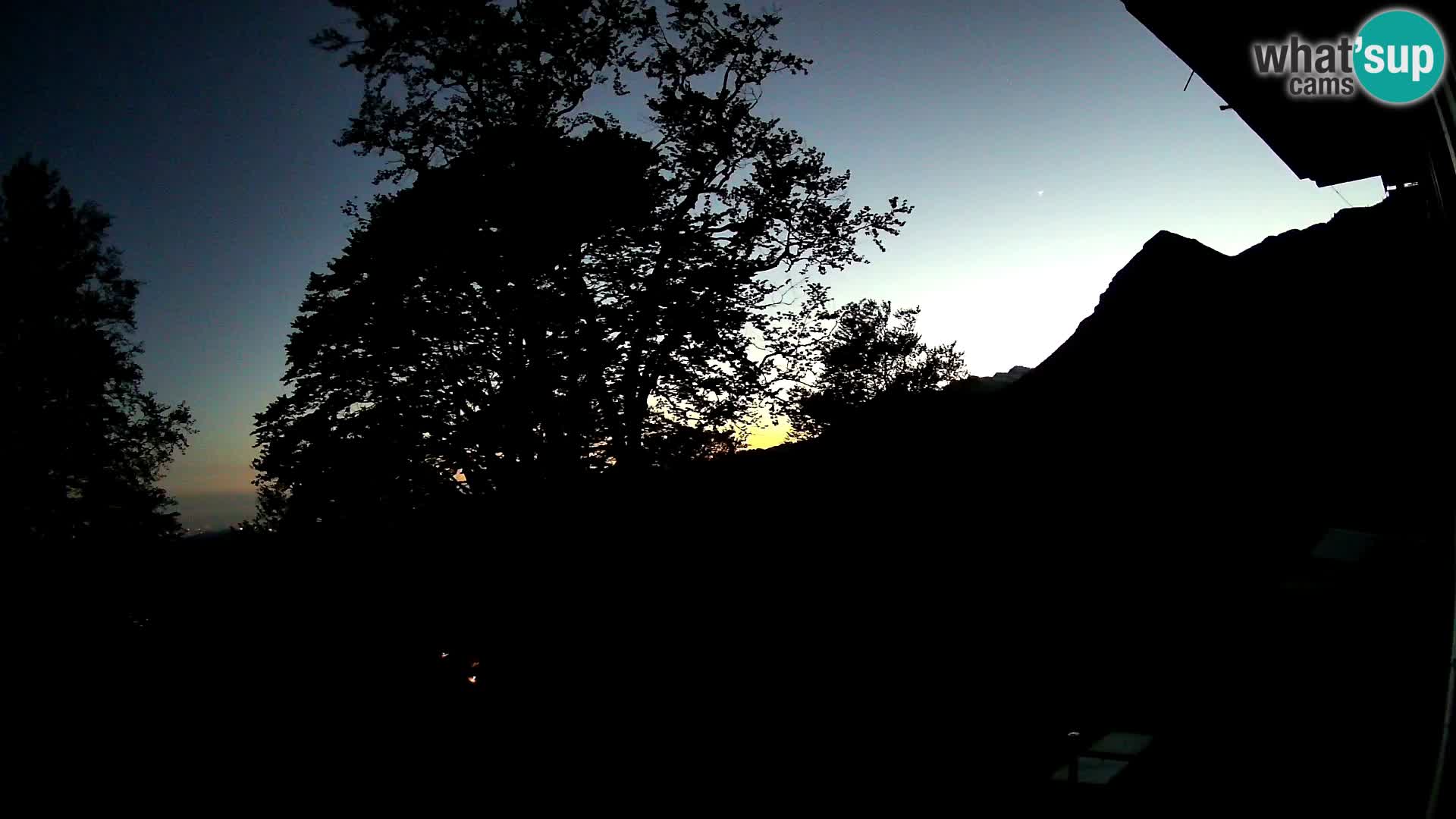 Refuge de la montagne Planina Razor caméra en direct (1315) | vue sur Tolminski Migovec
