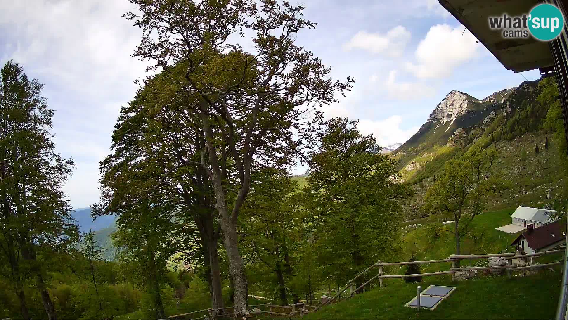 Refuge de la montagne Planina Razor caméra en direct (1315) | vue sur Tolminski Migovec