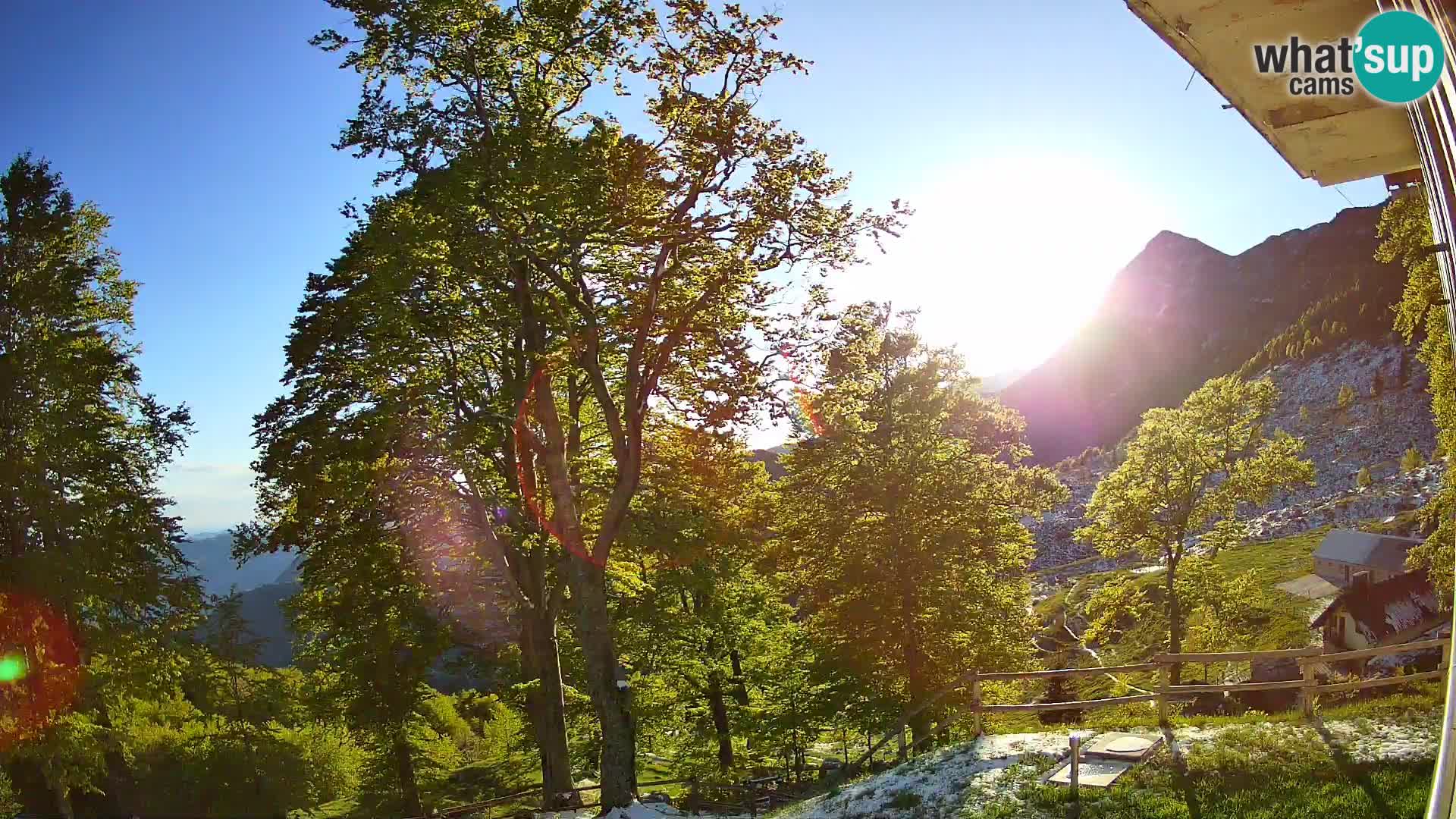 Refuge de la montagne Planina Razor caméra en direct (1315) | vue sur Tolminski Migovec